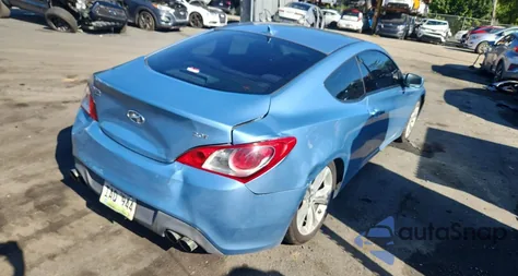 2010 Hyundai Genesis Coupe 2.0T z USA, uszkodzony, nr VIN KMHHT6KD8AU031970